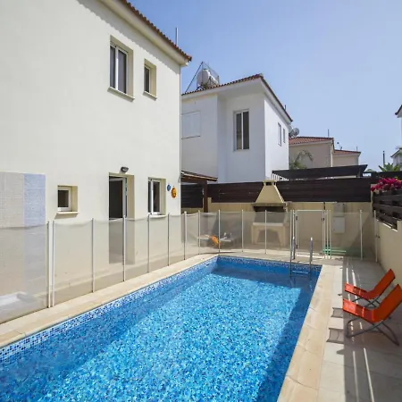 Villa At Last You Can Rent The Perfect Luxury Minutes From The Beach, Protaras 1437 Paralimni